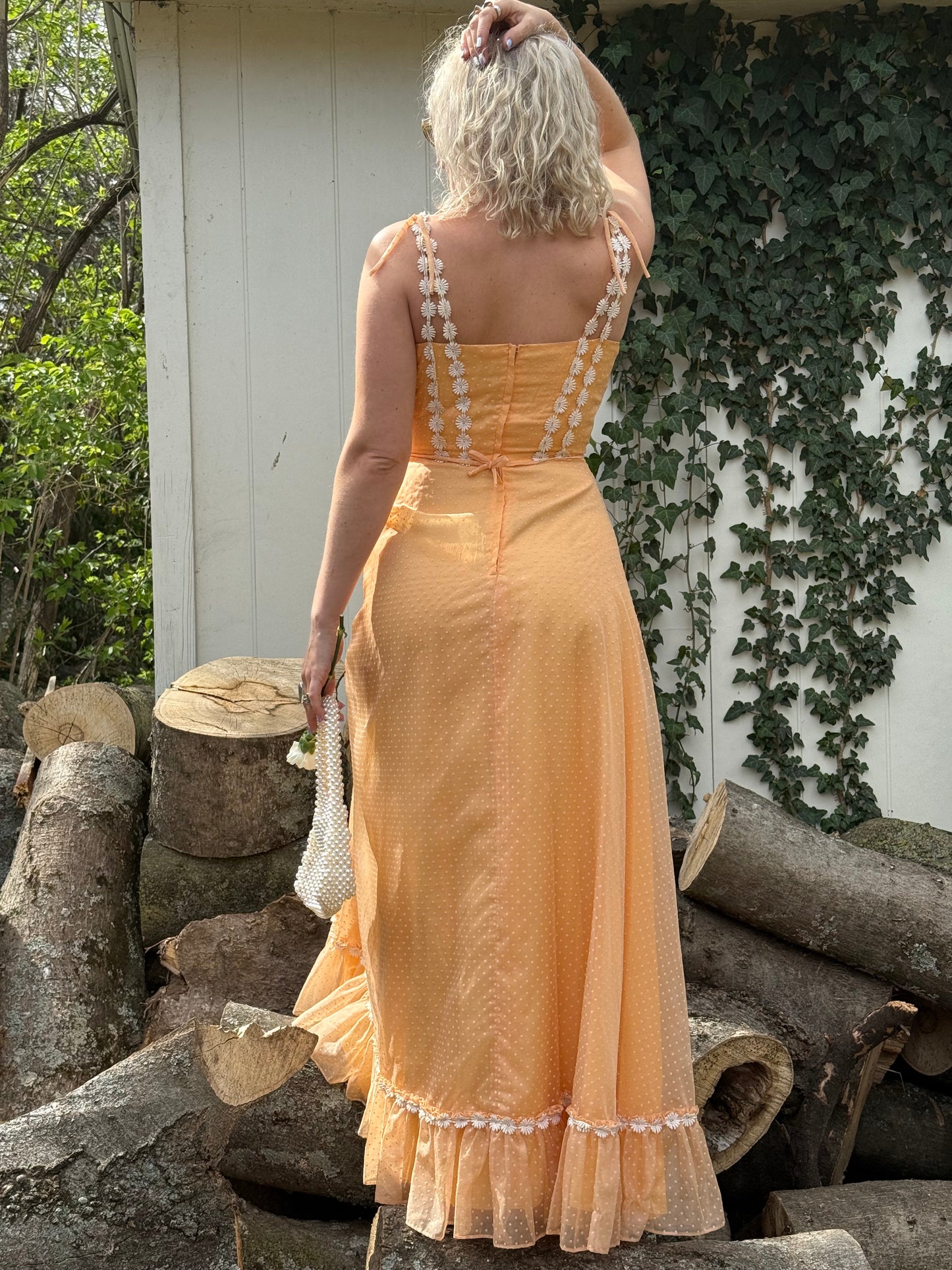 Vintage 1970’s Peach Picking Daisy Dress