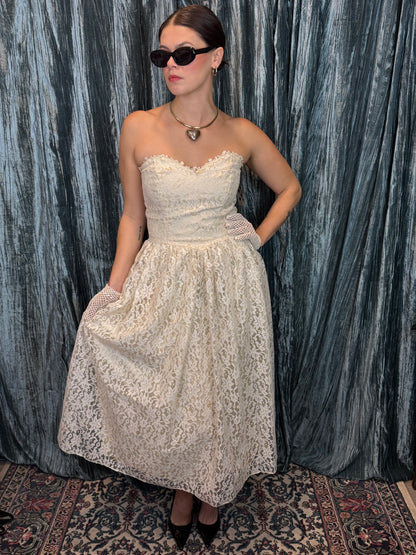 Sweetheart Lace Dress